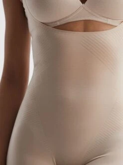 Reiss Champagne Spanx Shapewear Open-Bust Mid-Thigh Bodysuit -Style Trend Shop 141 122s4