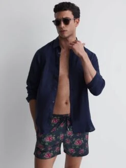 Reiss Black/Red Moorise Vilebrequin Turtle Print Swim Shorts -Style Trend Shop 706 193s5