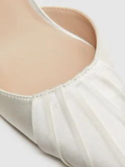 Reiss Off White Cecily Pointed Court Shoes 11 Reiss Off White Cecily Pointed Court Shoes -Style Trend Shop D49 993s5